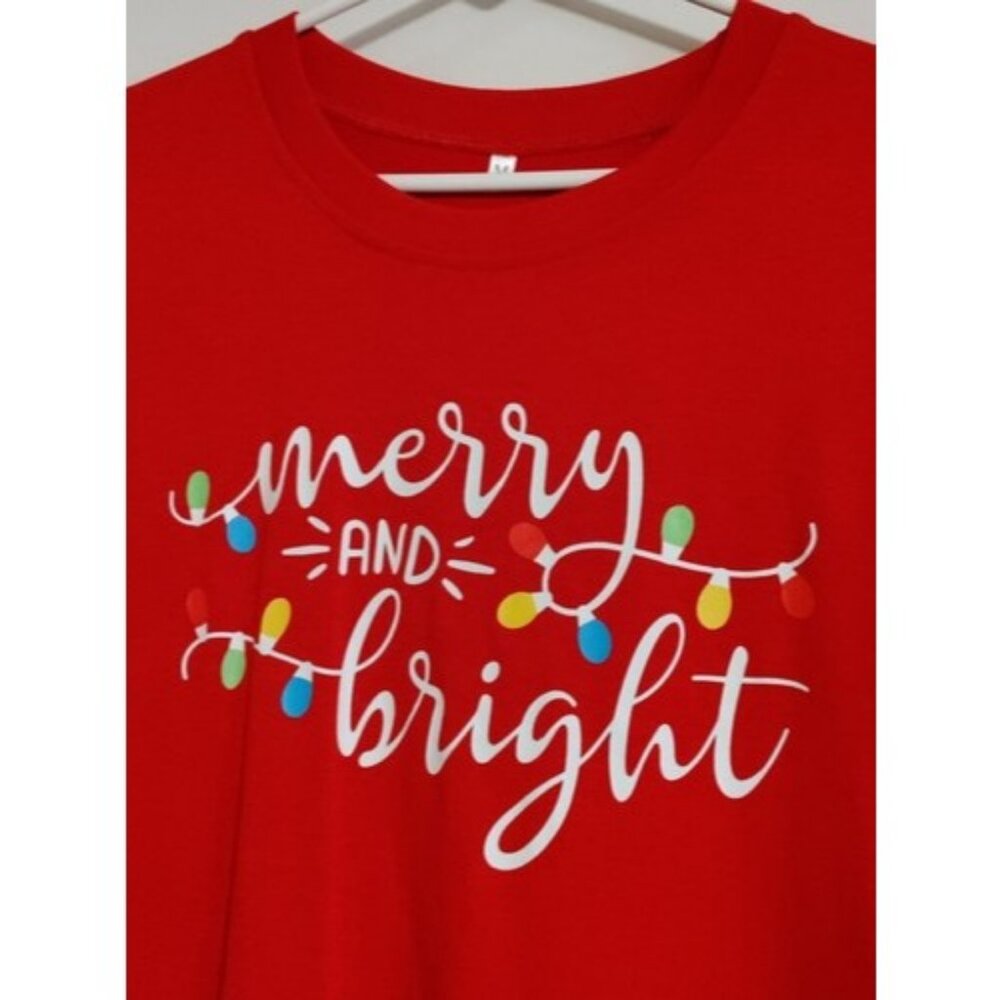 Christmas T-Shirt Medium NWOT Womens MERRY AND BRIGHT - Picture 2 of 9